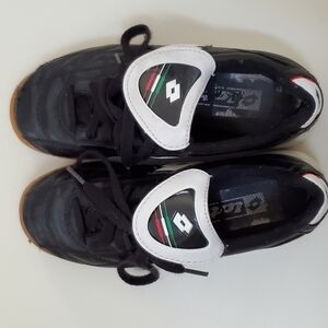 Kids soccer shoes without cleats